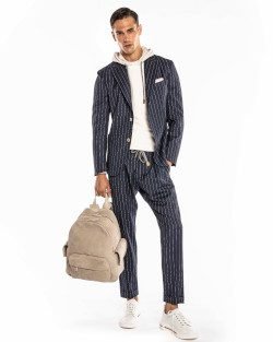 The SS 2021 collection for men by Eleventy expresses the Italian style.