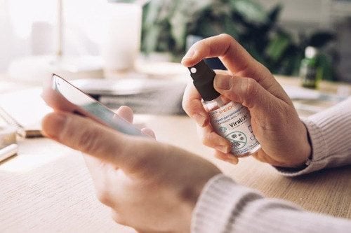 Dall’accordo tra Fedon e Colors nasce lo spray igienizzante antimicrobico Safe&Go.