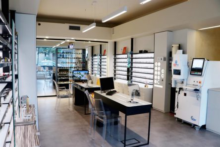 An Italian shop is the first European optician to install Ezfit