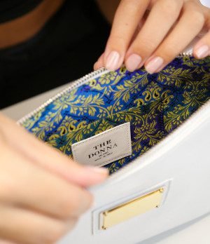 The jewel handbag Sarah combines beauty and functionality.