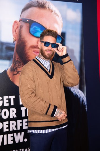 La nuova campagna eyewear di Tommy Hilfiger.
