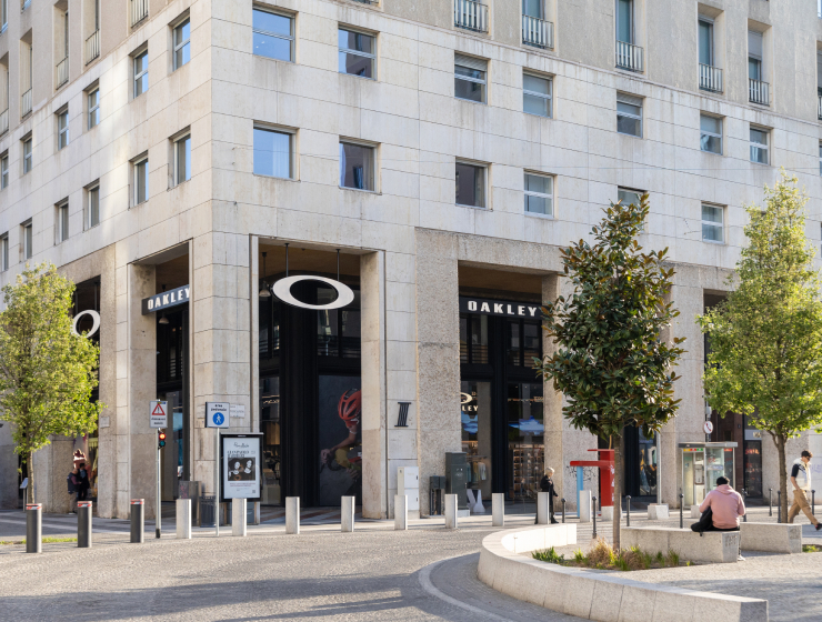 Oakley opens its new experiential store in the heart of Milan