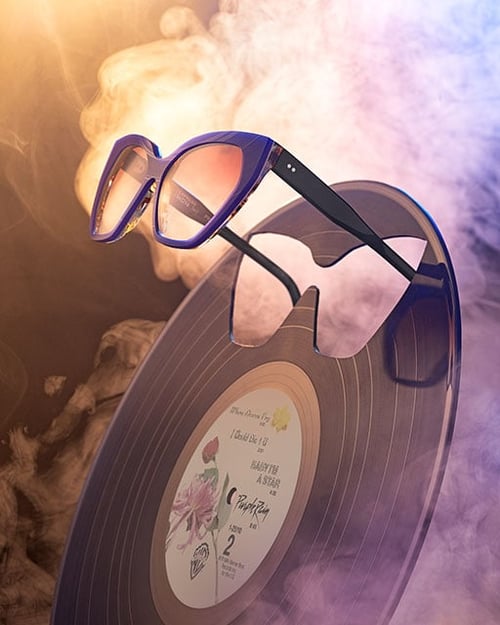 Il brand, esperto nella lavorazione del vinile, annuncia la Limited Edition con protagonista il viola brillante, omaggio a Purple Rain